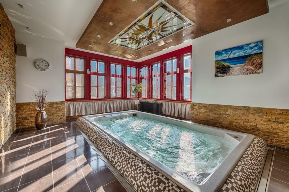 Hotel Zlaty Orel Ostravice Ngoại thất bức ảnh