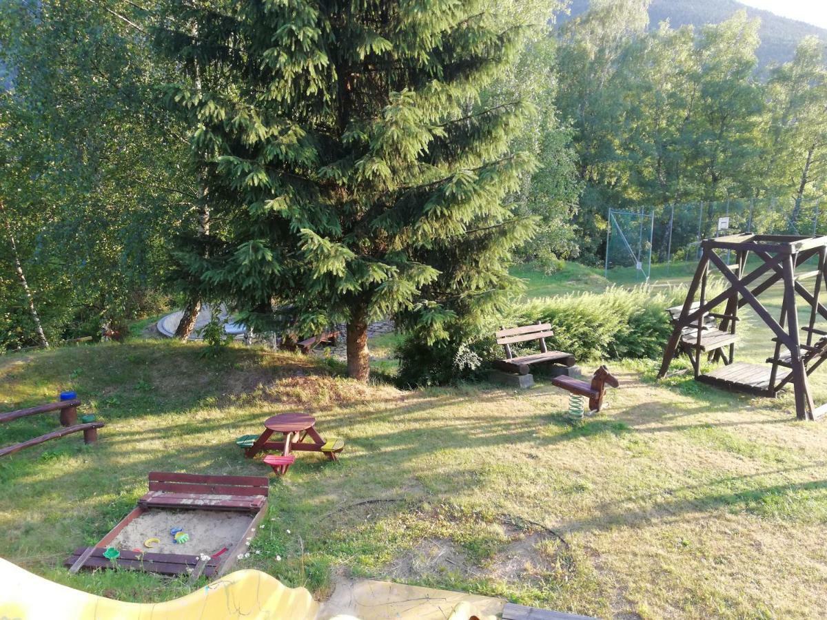 Hotel Zlaty Orel Ostravice Ngoại thất bức ảnh